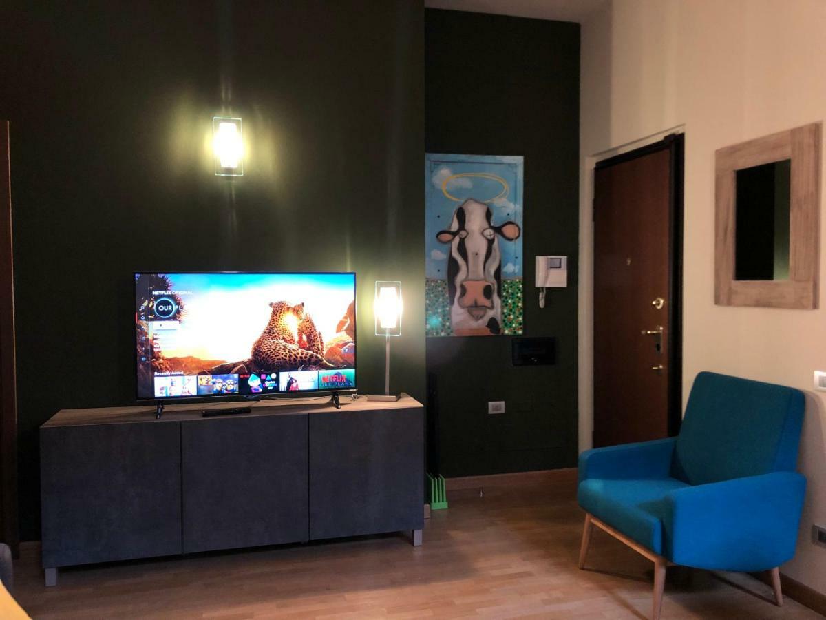 La Via Degli Artisti Apartment Arona Luaran gambar