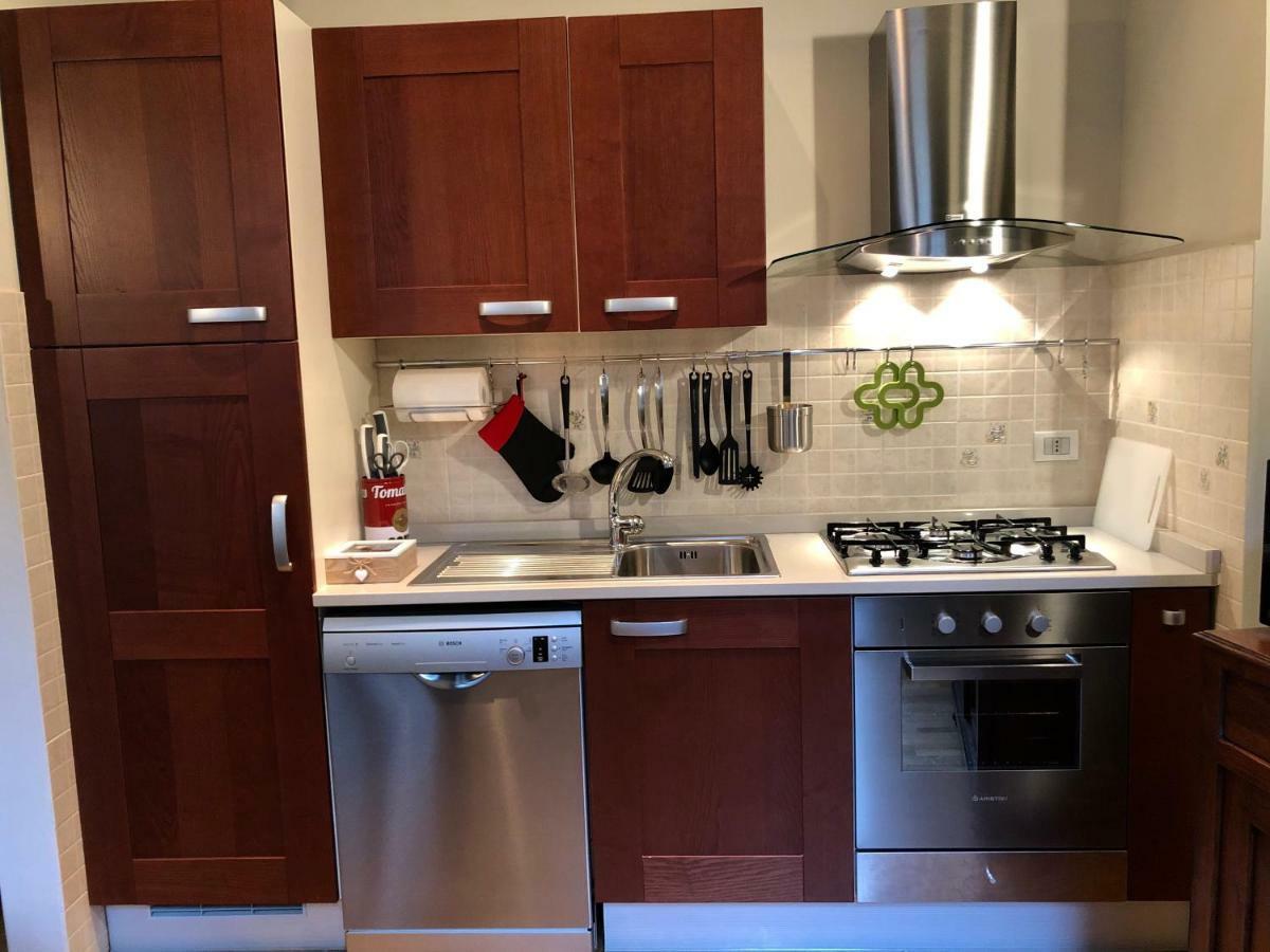 La Via Degli Artisti Apartment Arona Luaran gambar