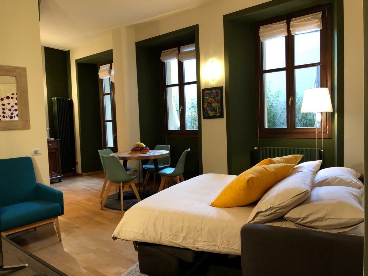 La Via Degli Artisti Apartment Arona Luaran gambar