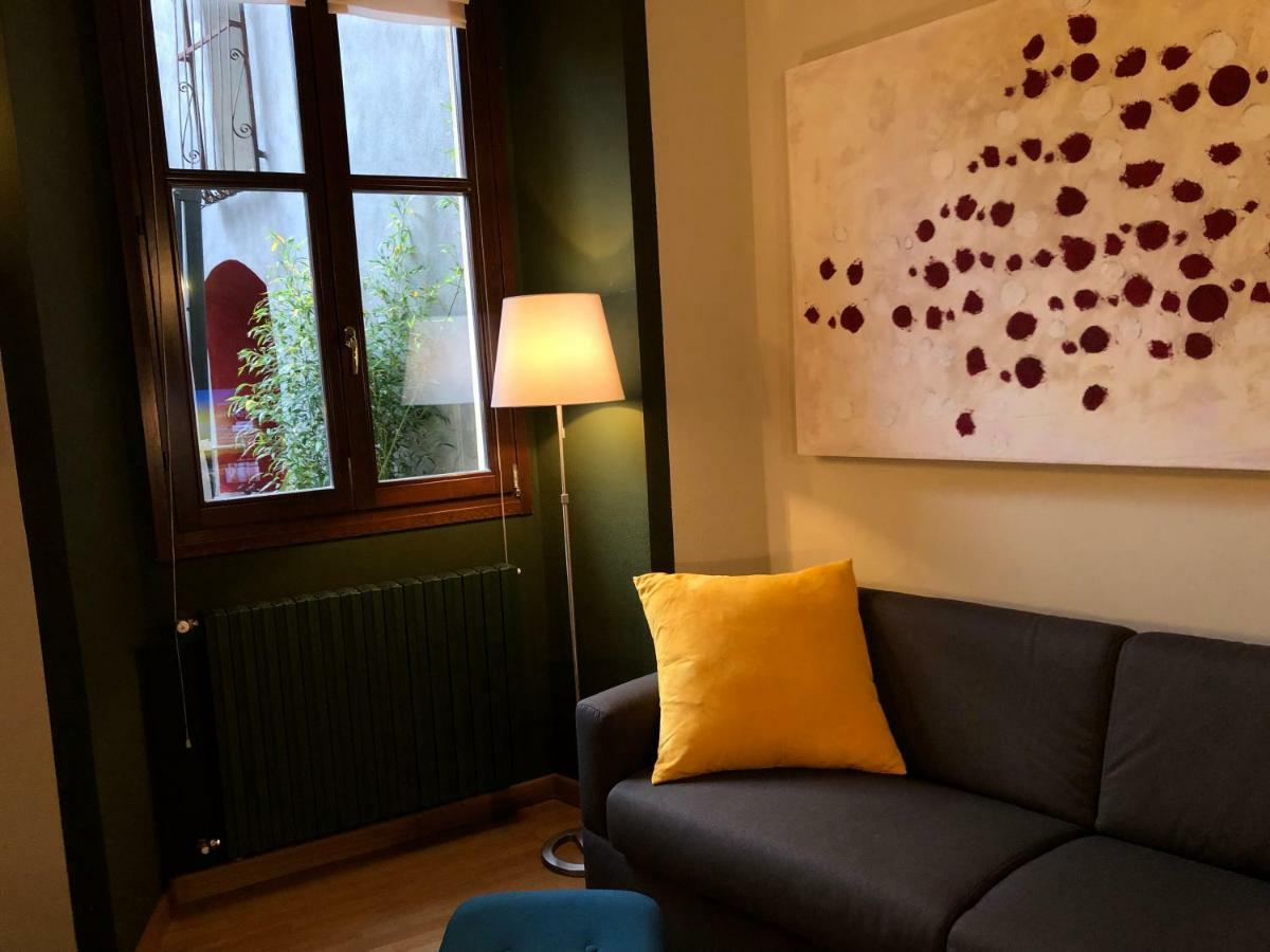 La Via Degli Artisti Apartment Arona Luaran gambar