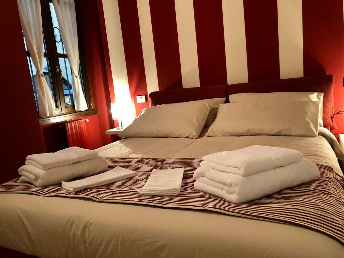 La Via Degli Artisti Apartment Arona Luaran gambar