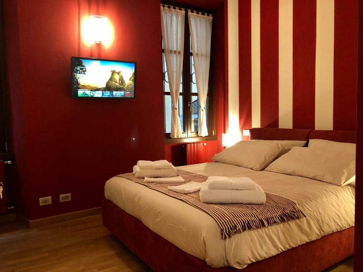 La Via Degli Artisti Apartment Arona Luaran gambar