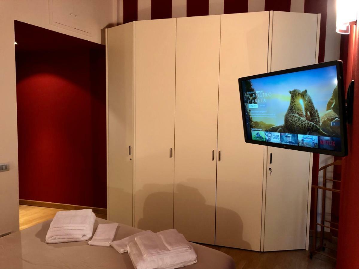La Via Degli Artisti Apartment Arona Luaran gambar