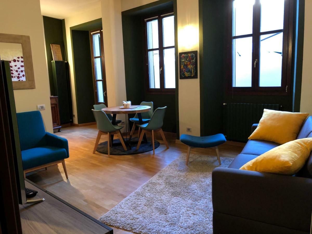 La Via Degli Artisti Apartment Arona Luaran gambar