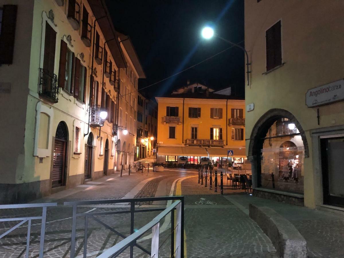 La Via Degli Artisti Apartment Arona Luaran gambar
