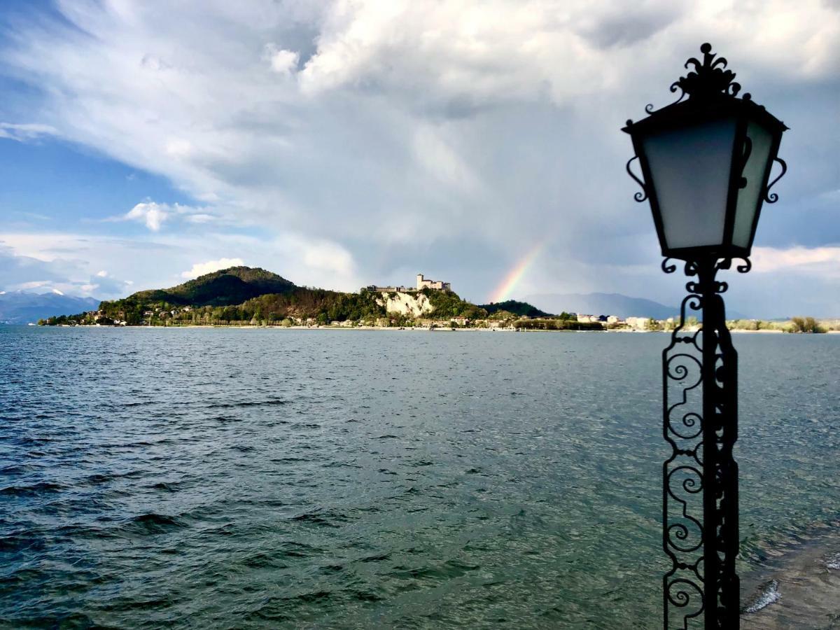 La Via Degli Artisti Apartment Arona Luaran gambar